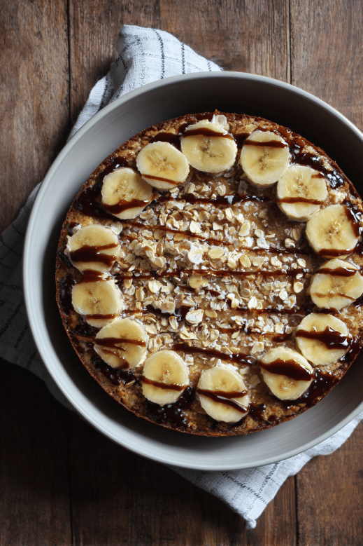 gateau bananes flocons d avoine nappé et décoré